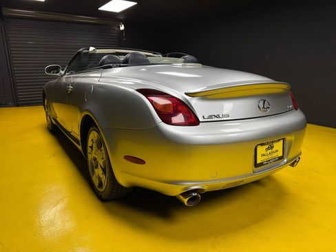 Used 2005 Lexus SC 430 Convertible image 4