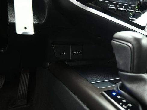 Used 2023 Toyota Camry SE FWD image 16