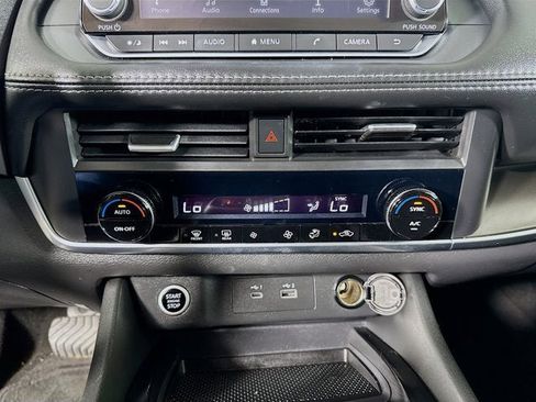 Used 2023 Nissan Rogue SV image 13