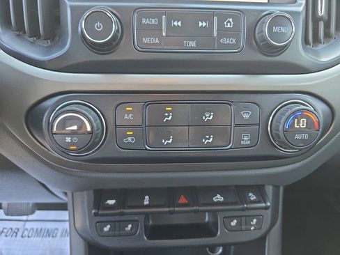 Used 2015 Chevrolet Colorado Z71 AWD/4WD image 17
