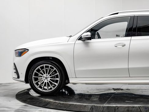 Used 2025 Mercedes-Benz GLE 450 4MATIC w/ AMG Line Exterior image 8