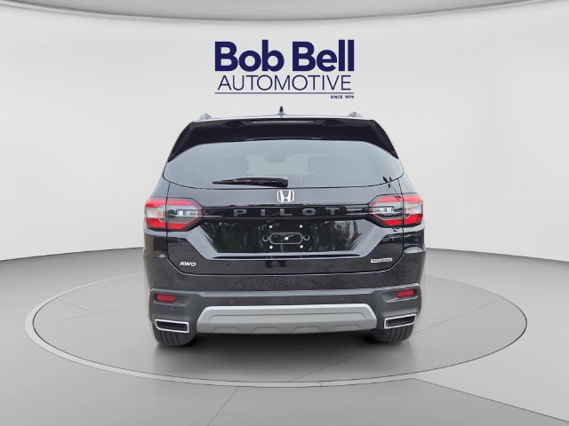 Used 2025 Honda Pilot Touring image 4
