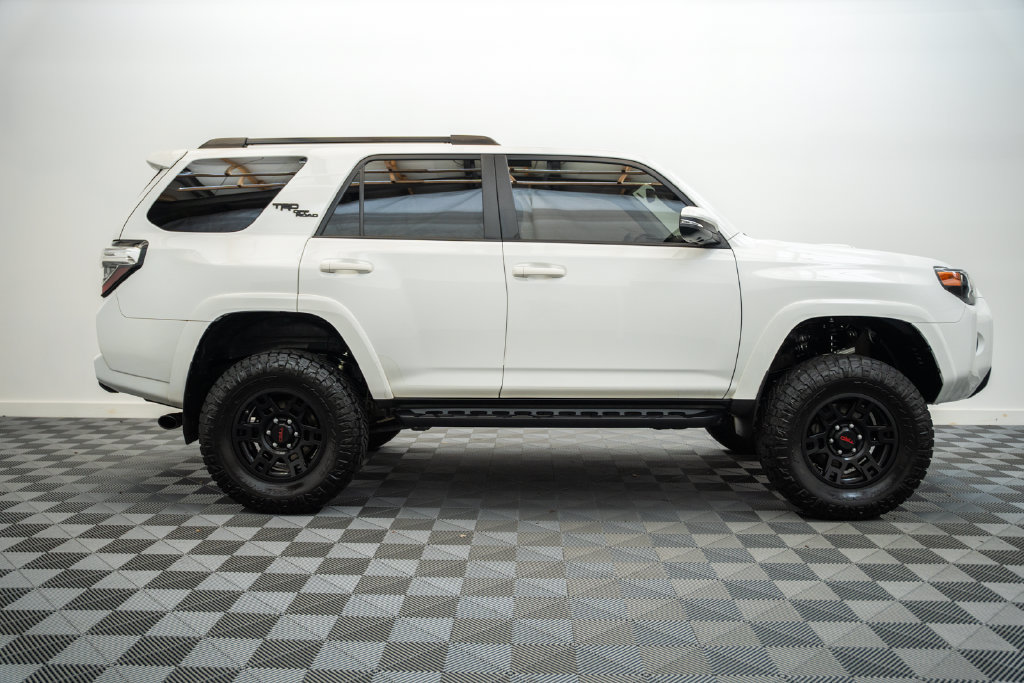 Used 2022 Toyota 4Runner TRD Off-Road Premium AWD/4WD image 4