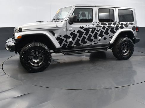 Used 2020 Jeep Wrangler Unlimited Sahara w/ Uconnect 4C Nav & Sound Group image 17