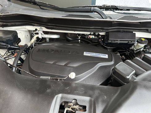 Used 2017 Honda Pilot Touring image 38