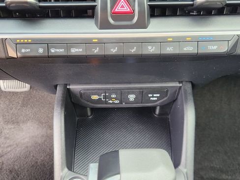 Used 2025 Kia K4 LXS image 17