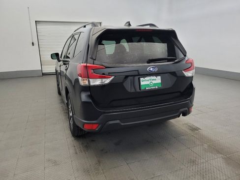 Used 2021 Subaru Forester Premium AWD/4WD image 6