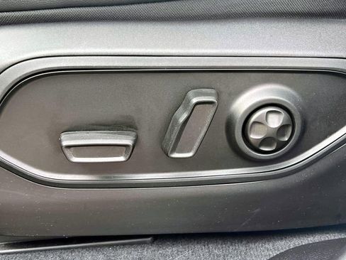 Certified 2024 Jeep Grand Cherokee Altitude image 18