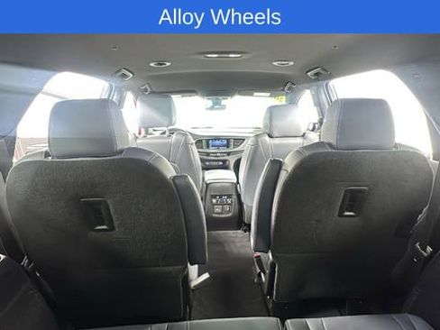 Used 2024 Buick Enclave Premium AWD/4WD image 19