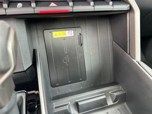 Used 2024 Toyota Tundra Limited image 36