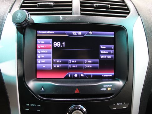 Used 2013 Ford Explorer XLT image 13