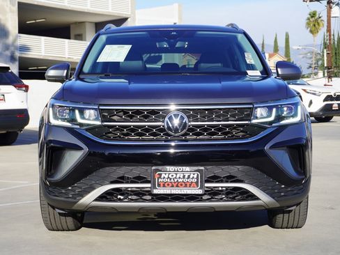 Used 2023 Volkswagen Taos SEL image 3