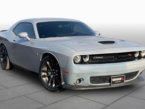 Used 2021 Dodge Challenger R/T Scat Pack RWD image 3