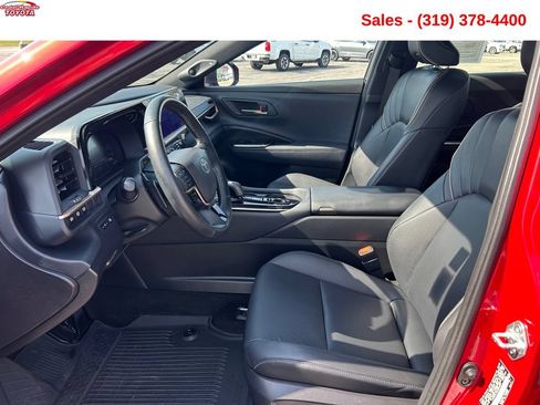 Used 2025 Toyota Crown Signia w/ Advanced Technology Package AWD/4WD image 11