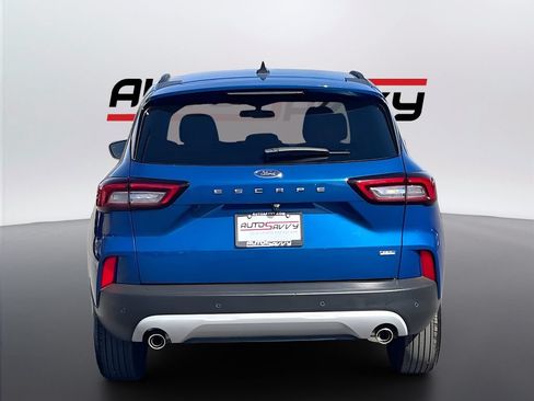 Used 2023 Ford Escape SE FWD image 6