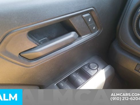 Used 2024 Chevrolet Colorado W/T RWD image 15