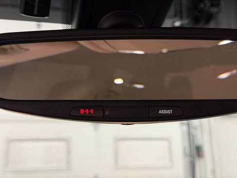 Used 2017 Chrysler Pacifica Touring image 32