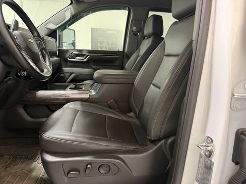 Used 2024 Chevrolet Silverado 3500 LTZ w/ LTZ Plus Package AWD/4WD image 13