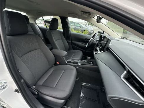 Used 2025 Toyota Corolla LE FWD image 19
