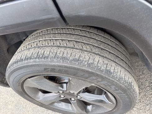 Used 2022 Jeep Grand Cherokee Altitude image 11