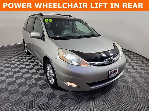 Used 2006 Toyota Sienna XLE image 2
