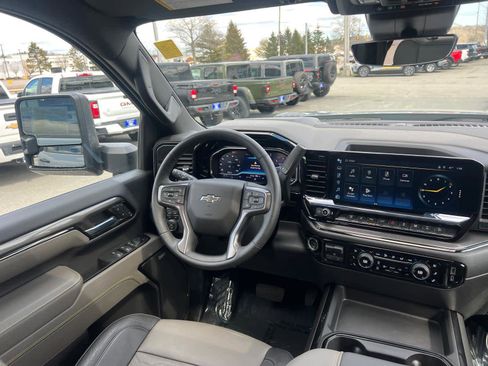 Certified 2024 Chevrolet Silverado 2500 ZR2 w/ Technology Package AWD/4WD image 36