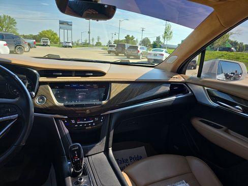 Used 2020 Cadillac XT6 Premium Luxury w/ Platinum Package AWD/4WD image 18