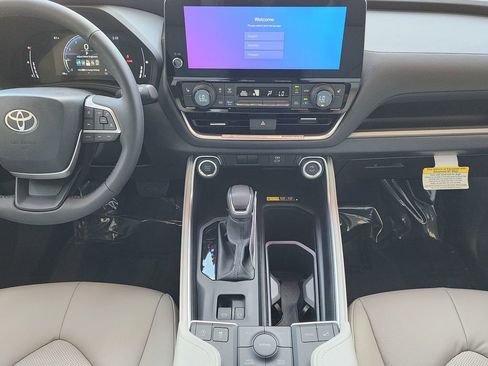 New 2026 Toyota Grand Highlander XLE image 8