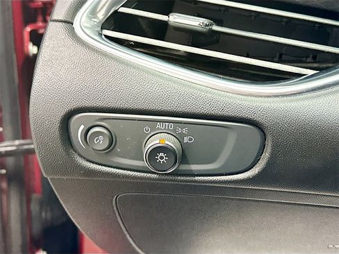 Used 2018 Chevrolet Malibu LT image 11