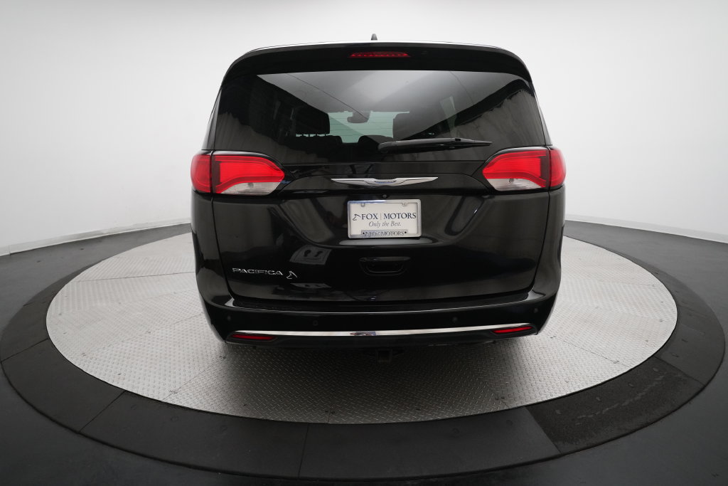 Used 2017 Chrysler Pacifica Touring-L Plus FWD image 27