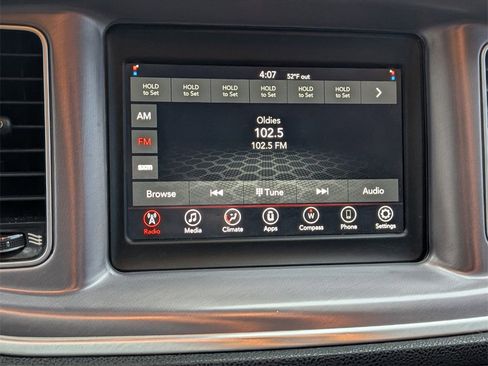 Used 2019 Dodge Charger SXT image 16