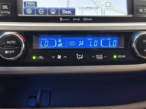 Used 2017 Toyota Highlander Limited Platinum AWD/4WD image 18