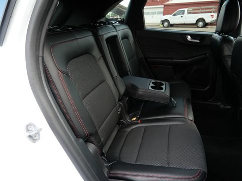 Certified 2023 Ford Escape ST-Line AWD/4WD image 14