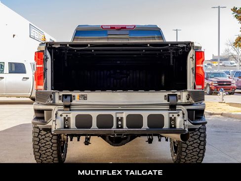 Used 2025 Chevrolet Silverado 2500 High Country w/ High Country Premium Package image 9