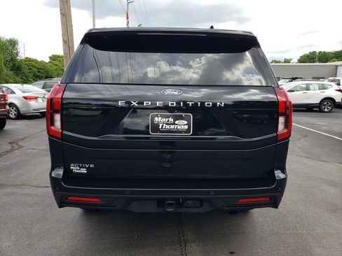 Used 2025 Ford Expedition Active AWD/4WD image 6