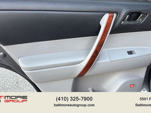 Used 2013 Toyota Highlander Limited image 31
