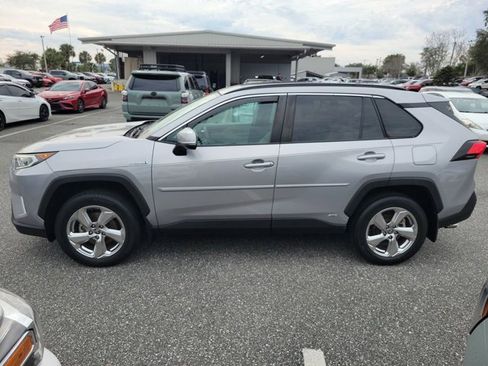 Used 2021 Toyota RAV4 XLE Premium image 13