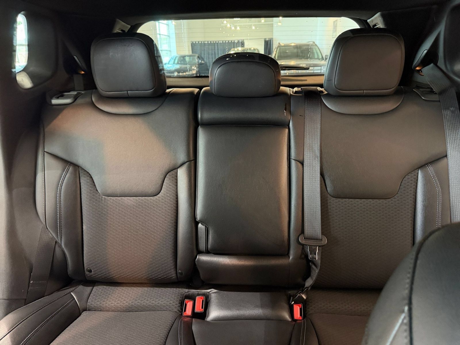 Used 2025 Jeep Compass Latitude AWD/4WD image 36
