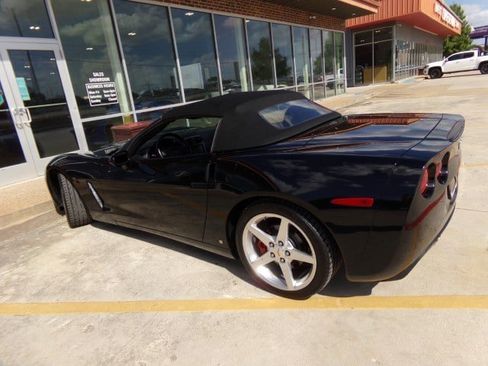 Used 2006 Chevrolet Corvette Convertible w/ Preferred Equipment Group RWD image 25