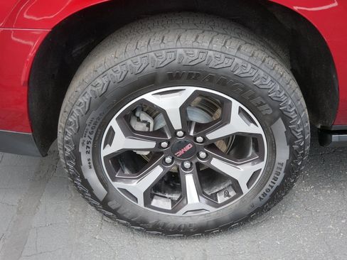 Certified 2025 GMC Yukon XL AT4 Ultimate w/ LPO, Floor Liner Package AWD/4WD image 11
