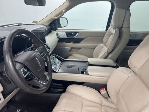 Used 2018 Lincoln Navigator Reserve w/ Technology Package AWD/4WD image 24
