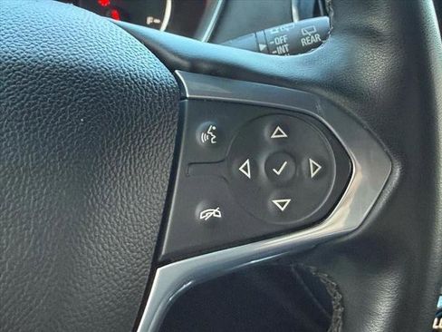 Used 2023 Chevrolet Traverse Premier AWD/4WD image 23
