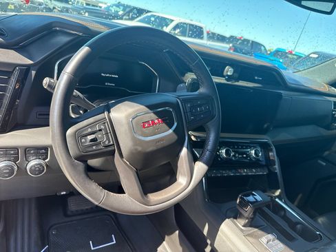 Used 2023 GMC Sierra 1500 AT4 w/ AT4 Premium Package AWD/4WD image 10