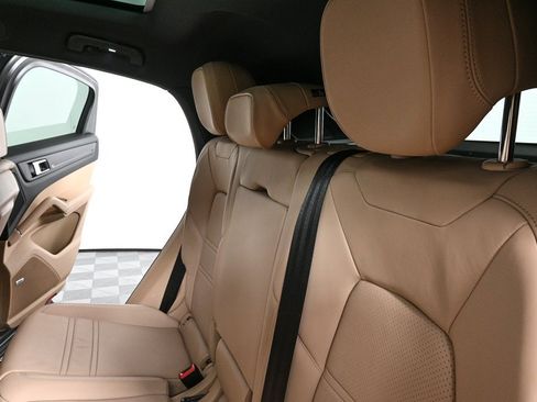 Used 2023 Porsche Cayenne Coupe w/ Premium Package image 23