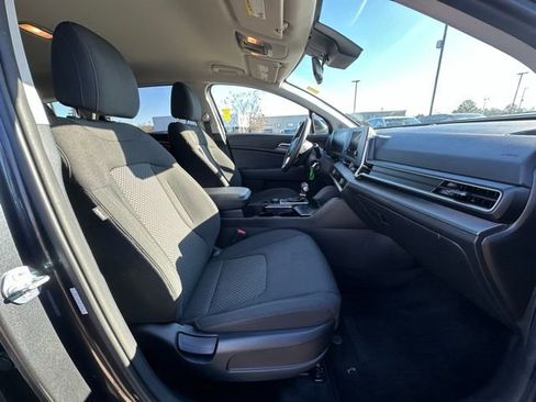 Used 2024 Kia Sportage LX image 29