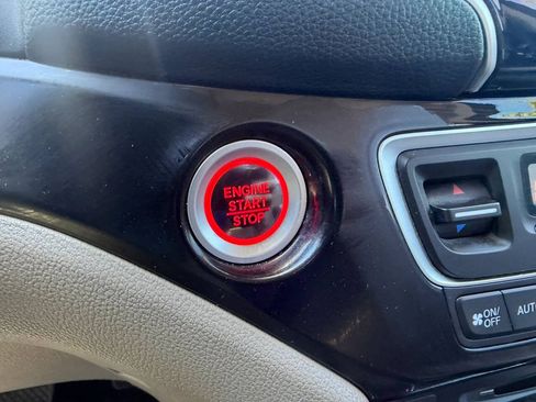 Used 2020 Honda Pilot Elite image 34