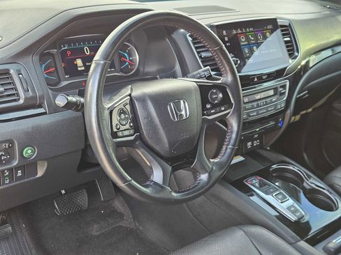 Certified 2022 Honda Pilot Black Edition image 2