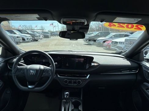 Used 2024 Buick Envista Preferred w/ Convenience II Package image 25