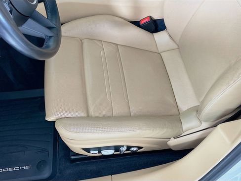 Used 2021 Porsche Panamera 4 image 21