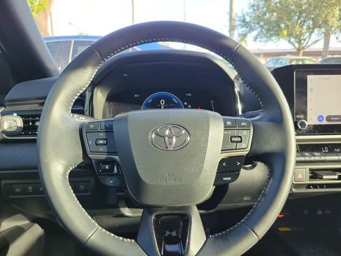 Used 2025 Toyota Camry SE FWD image 14